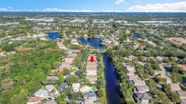 6030 Swans Way, Coconut Creek, FL 33073