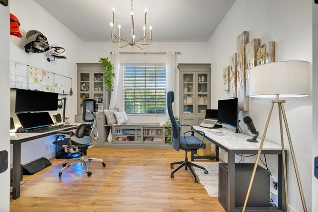 207 Via Rosina, Jupiter, FL 33458