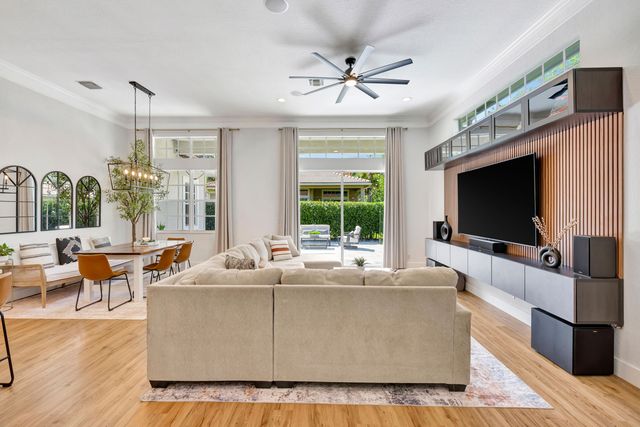 207 Via Rosina, Jupiter, FL 33458