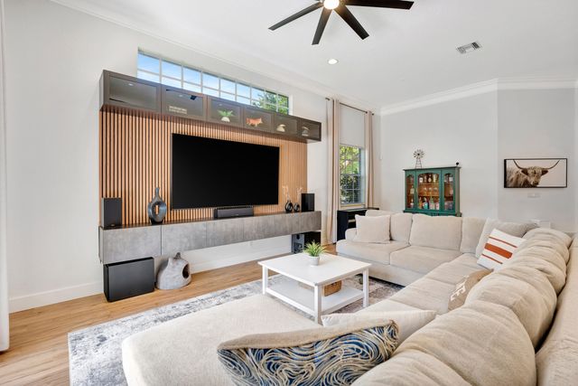 207 Via Rosina, Jupiter, FL 33458