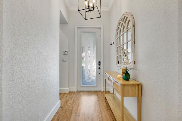 207 Via Rosina, Jupiter, FL 33458