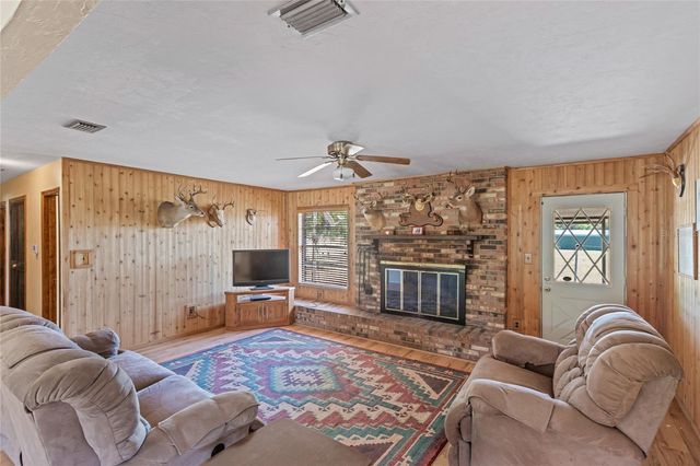 13296 SW COUNTY ROAD 231, Brooker, FL 32622