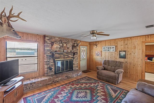 13296 SW COUNTY ROAD 231, Brooker, FL 32622