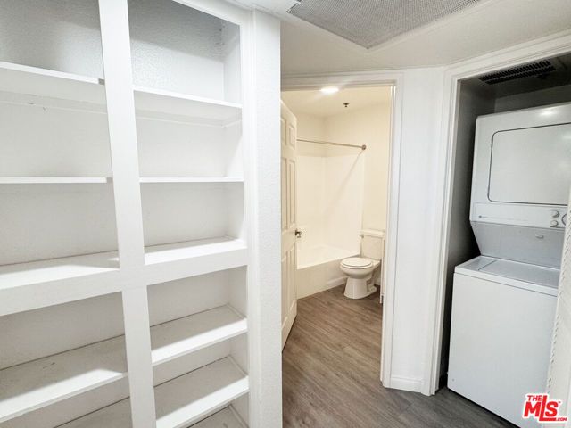 13801 Oxnard Street 206, Los Angeles, CA 91401