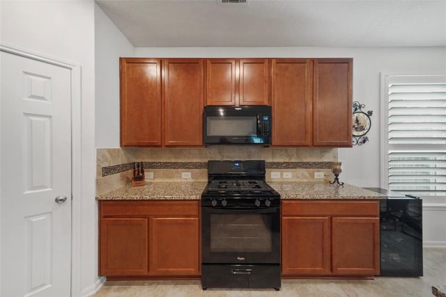 10003 Cimarron Canyon Lane, Magnolia, TX 77354