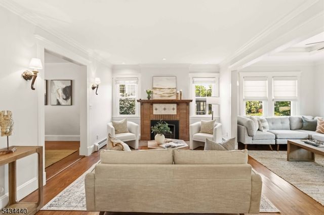12 Van Dyke Pl, Summit City, NJ 07901