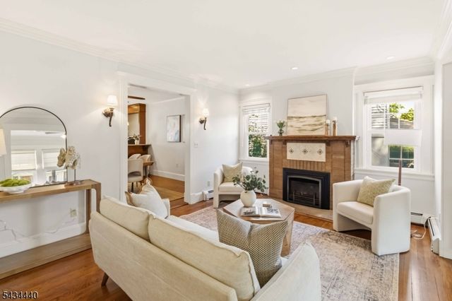 12 Van Dyke Pl, Summit City, NJ 07901