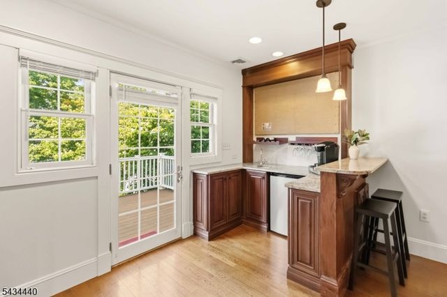 12 Van Dyke Pl, Summit City, NJ 07901