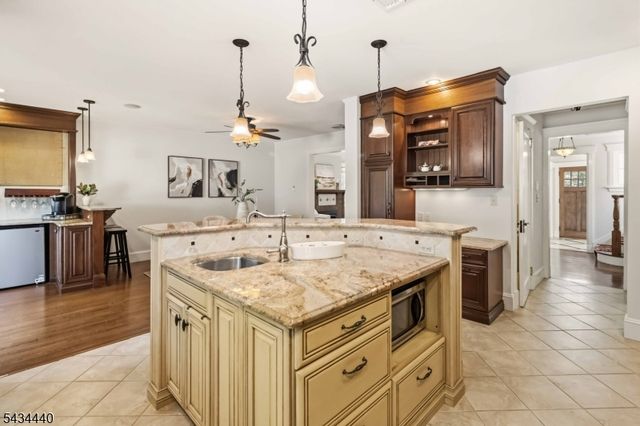 12 Van Dyke Pl, Summit City, NJ 07901