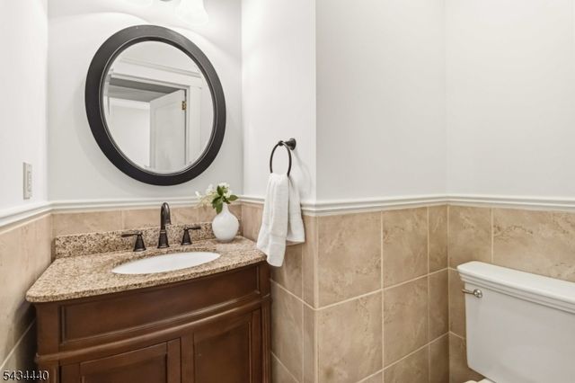 12 Van Dyke Pl, Summit City, NJ 07901