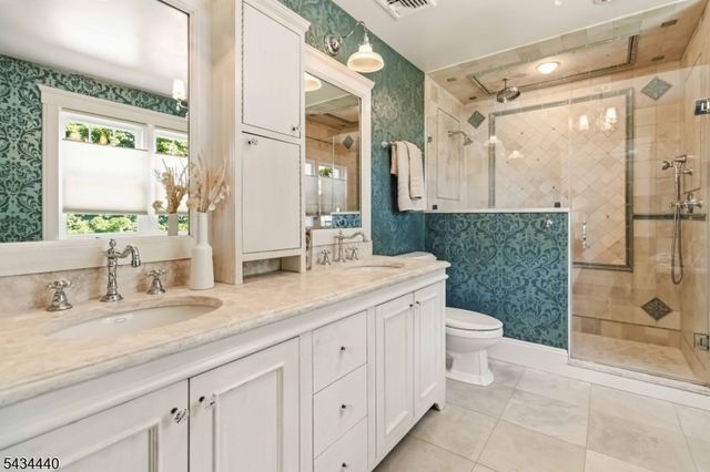 12 Van Dyke Pl, Summit City, NJ 07901