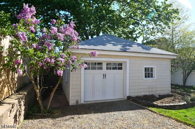 12 Van Dyke Pl, Summit City, NJ 07901