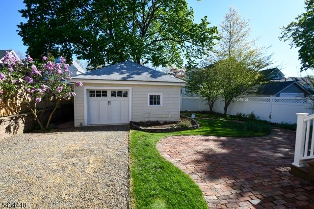 12 Van Dyke Pl, Summit City, NJ 07901