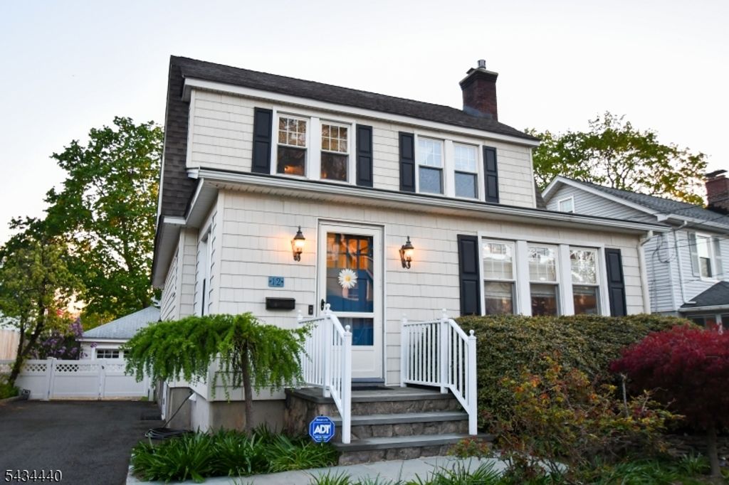 12 Van Dyke Pl, Summit City, NJ 07901