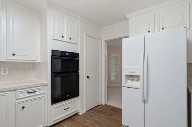 9 N Havenridge Drive, The Woodlands, TX 77381