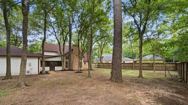 9 N Havenridge Drive, The Woodlands, TX 77381
