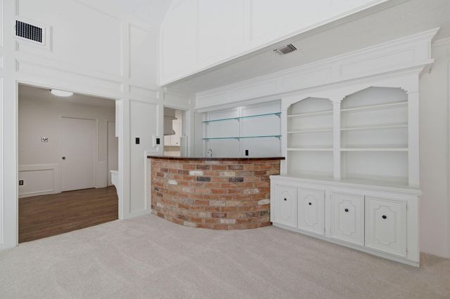 9 N Havenridge Drive, The Woodlands, TX 77381
