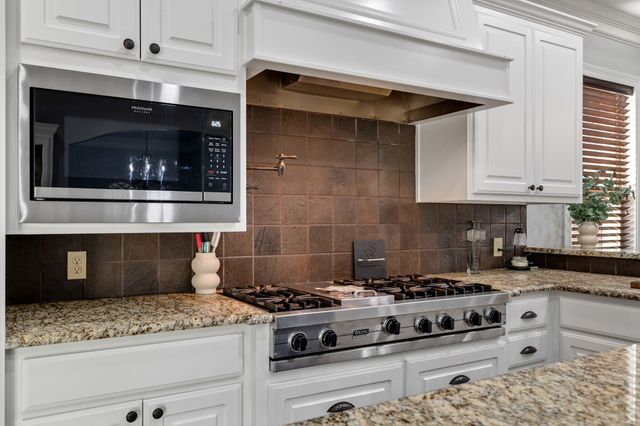 689 Jim Cannon Road, Van Alstyne, TX 75495