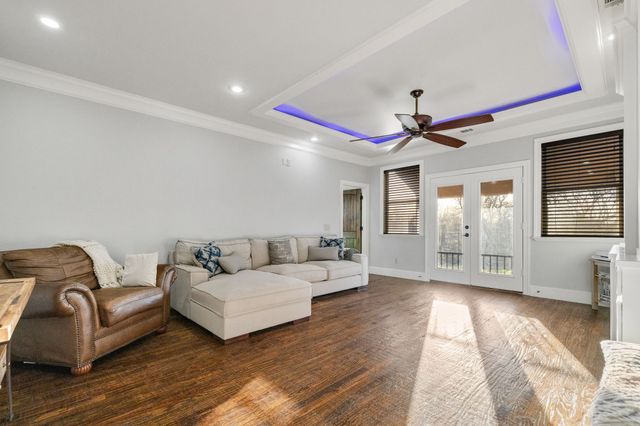 689 Jim Cannon Road, Van Alstyne, TX 75495