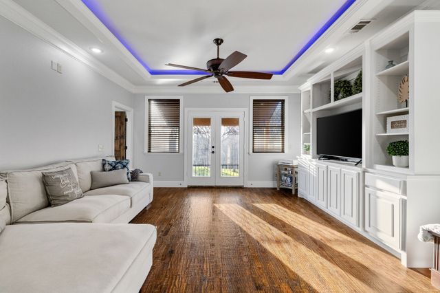 689 Jim Cannon Road, Van Alstyne, TX 75495