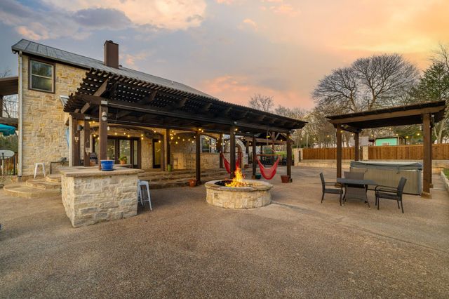 689 Jim Cannon Road, Van Alstyne, TX 75495