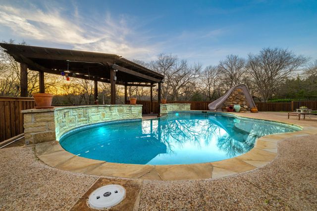 689 Jim Cannon Road, Van Alstyne, TX 75495