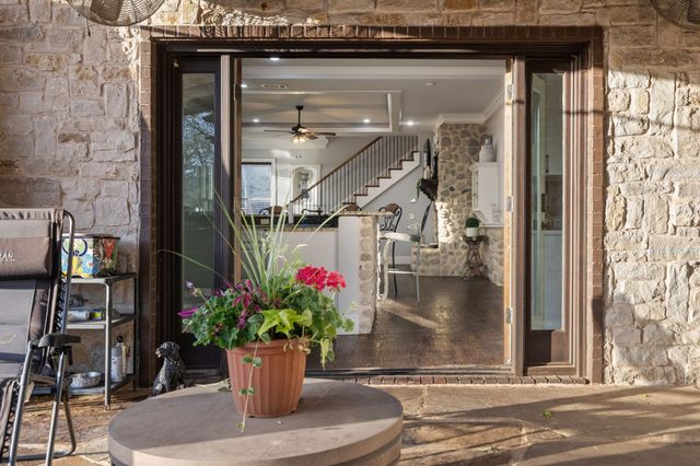 689 Jim Cannon Road, Van Alstyne, TX 75495