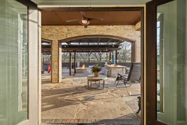 689 Jim Cannon Road, Van Alstyne, TX 75495