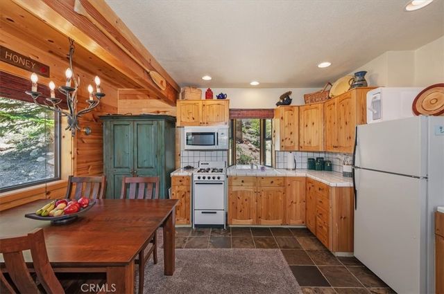 163 Ice Box Lane, Big Bear Lake, CA 92315