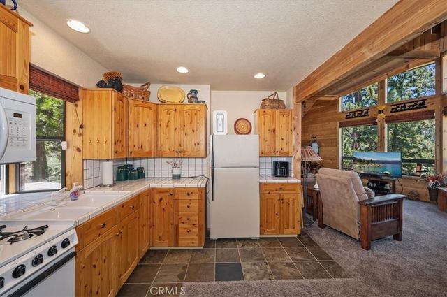 163 Ice Box Lane, Big Bear Lake, CA 92315