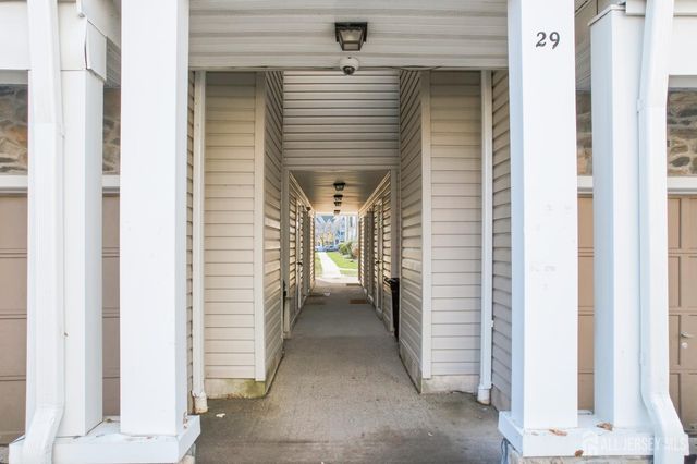 21 Newburgh Drive, Edison, NJ 08820