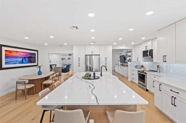 480 W DAVIS BOULEVARD, Tampa, FL 33606