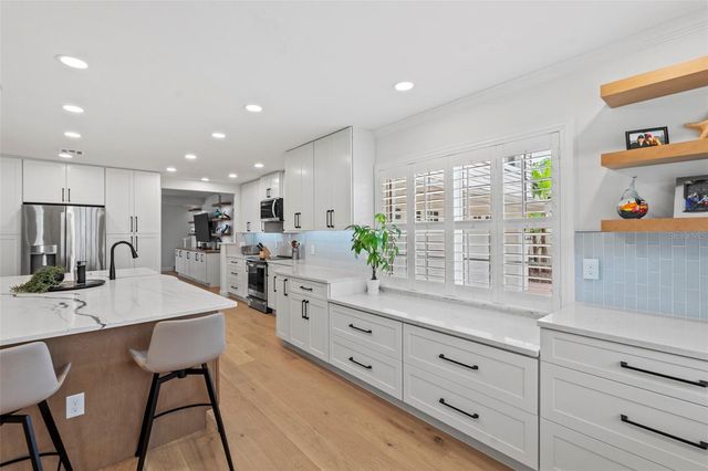 480 W DAVIS BOULEVARD, Tampa, FL 33606
