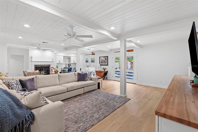 480 W DAVIS BOULEVARD, Tampa, FL 33606