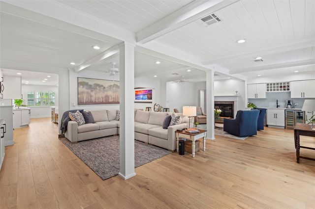 480 W DAVIS BOULEVARD, Tampa, FL 33606