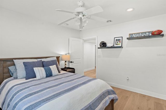 480 W DAVIS BOULEVARD, Tampa, FL 33606