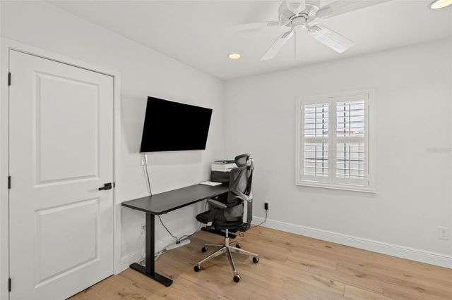 480 W DAVIS BOULEVARD, Tampa, FL 33606