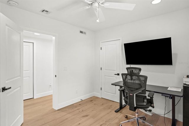 480 W DAVIS BOULEVARD, Tampa, FL 33606