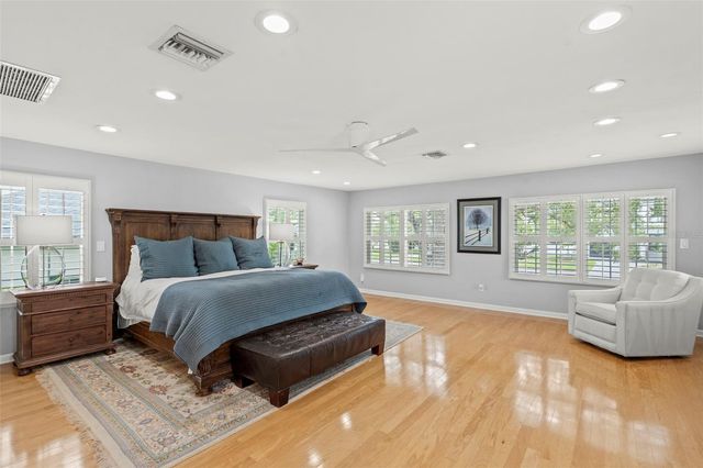 480 W DAVIS BOULEVARD, Tampa, FL 33606