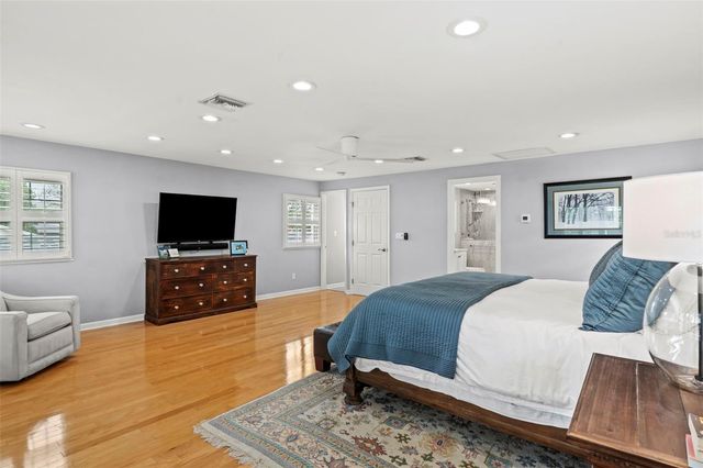 480 W DAVIS BOULEVARD, Tampa, FL 33606