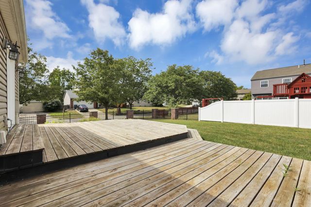 4378 Charleston Ridge Court, Grove City, OH 43123