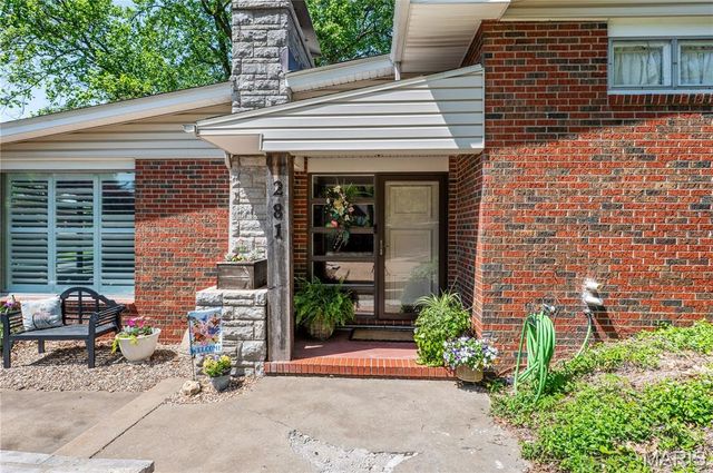 281 S 9th Street, East Alton, IL 62024