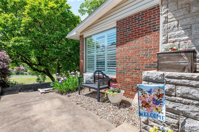 281 S 9th Street, East Alton, IL 62024