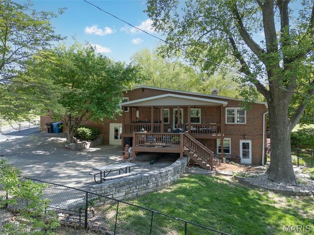 281 S 9th Street, East Alton, IL 62024