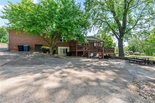 281 S 9th Street, East Alton, IL 62024