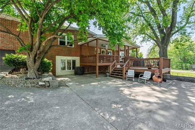 281 S 9th Street, East Alton, IL 62024