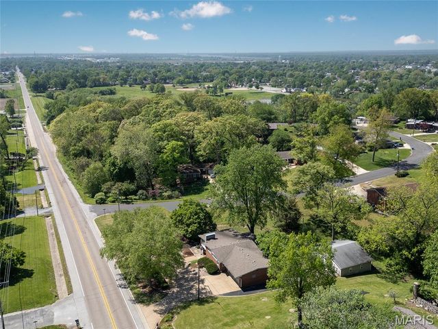 281 S 9th Street, East Alton, IL 62024