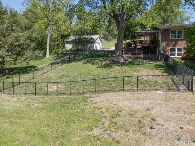 281 S 9th Street, East Alton, IL 62024