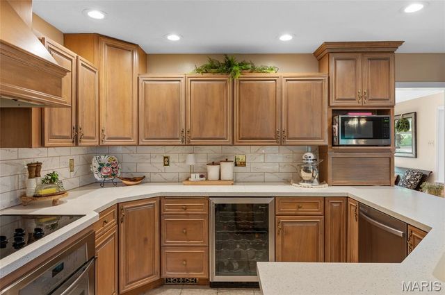 281 S 9th Street, East Alton, IL 62024
