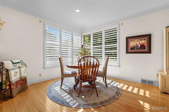 281 S 9th Street, East Alton, IL 62024